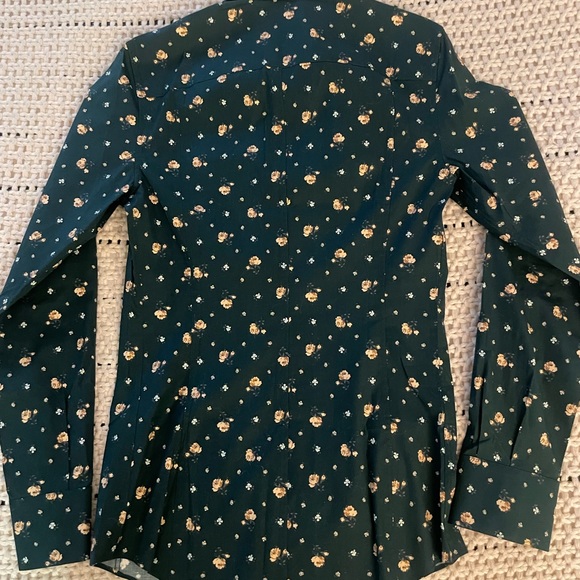 Dolce & Gabbana new (no tags) slim fit dress shirt. Size Small (15 / 38) - Picture 4 of 6